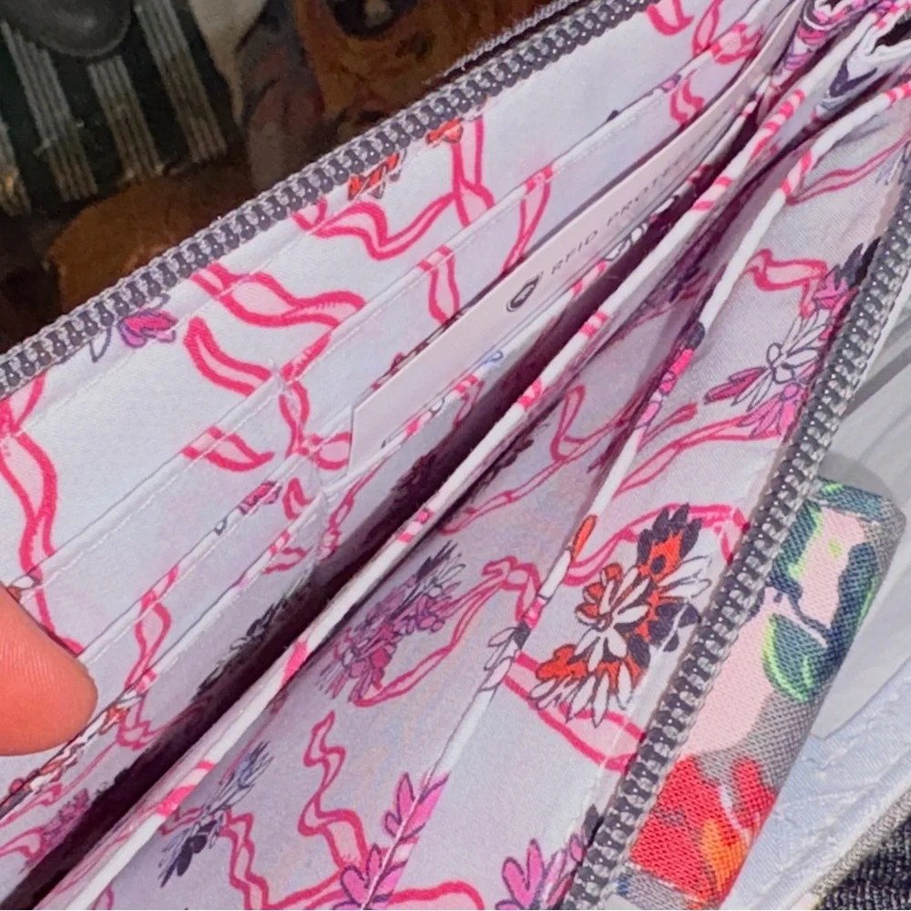 Vera Bradley Hope Blooms recycled cotton new with tags wallet - Picture 7 of 7